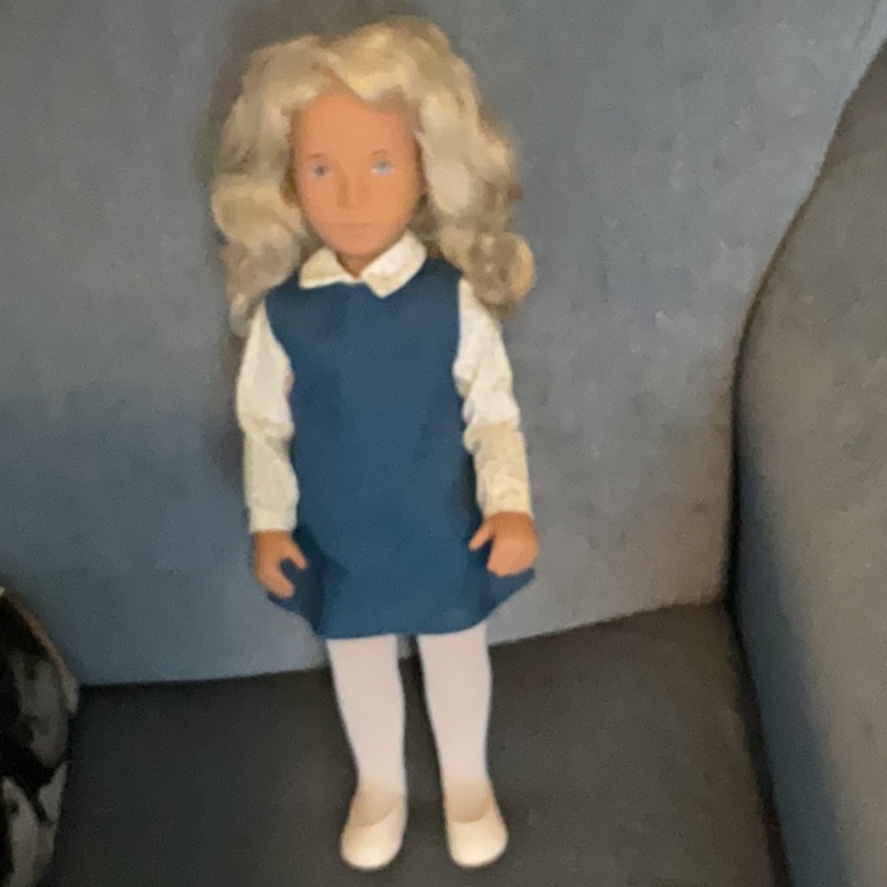 Sasha Blonde with Blue Tunic Dress Doll.
